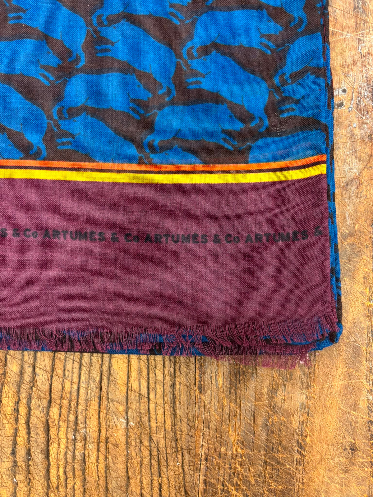 Echarpe Tourdesoi Classic Bestiaire Mirage Sangliers touareg - ebène
