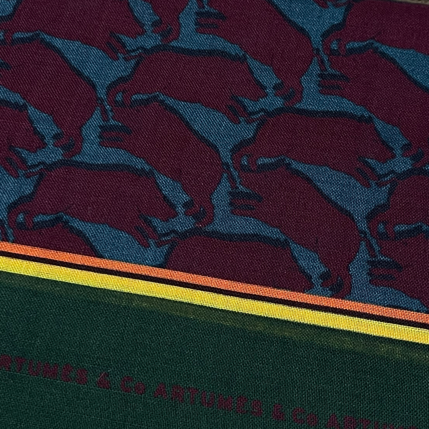 Echarpe Tourdesoi Classic Bestiaire Mirage Sangliers bordeaux - gris