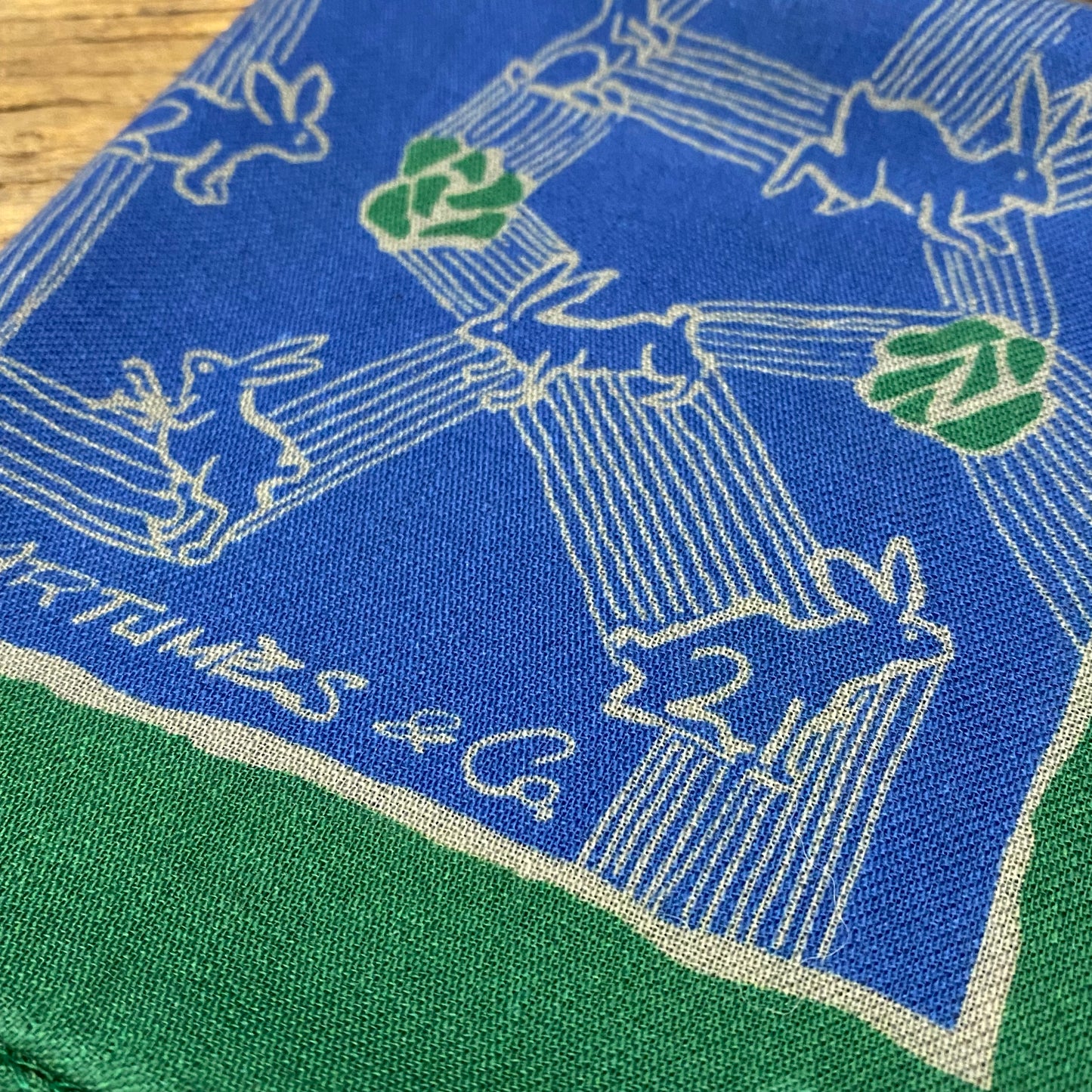 Pochette soidatour laine imprimé Lapins des champs - Indigo